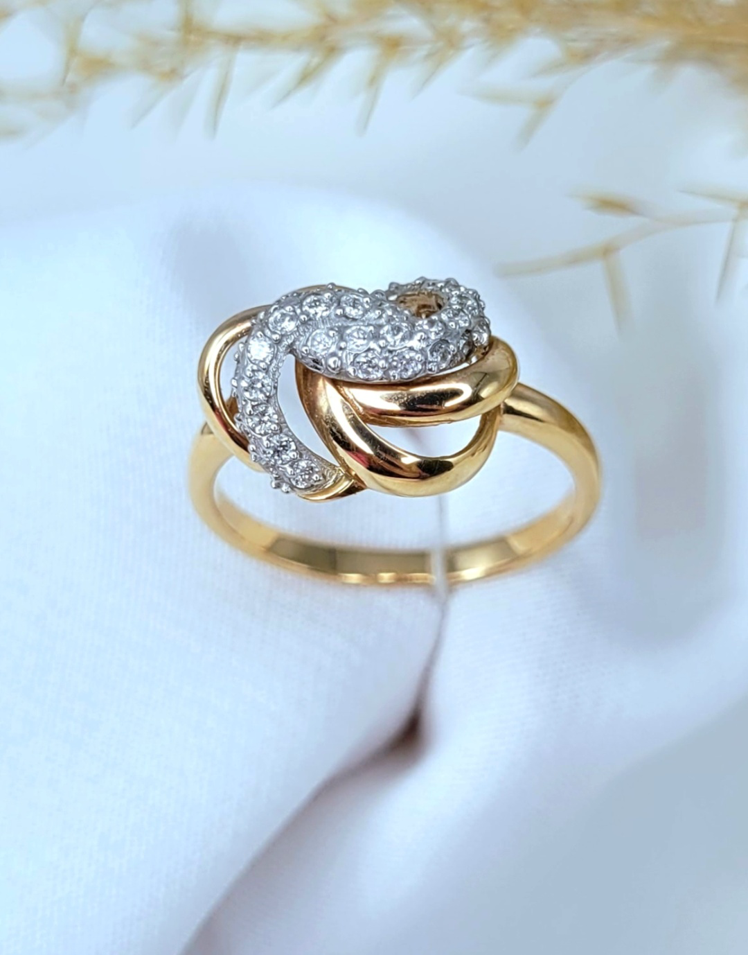 Кольцо ЮЗ Платина 01-4279-24 золото 2.98гр купить,NaN