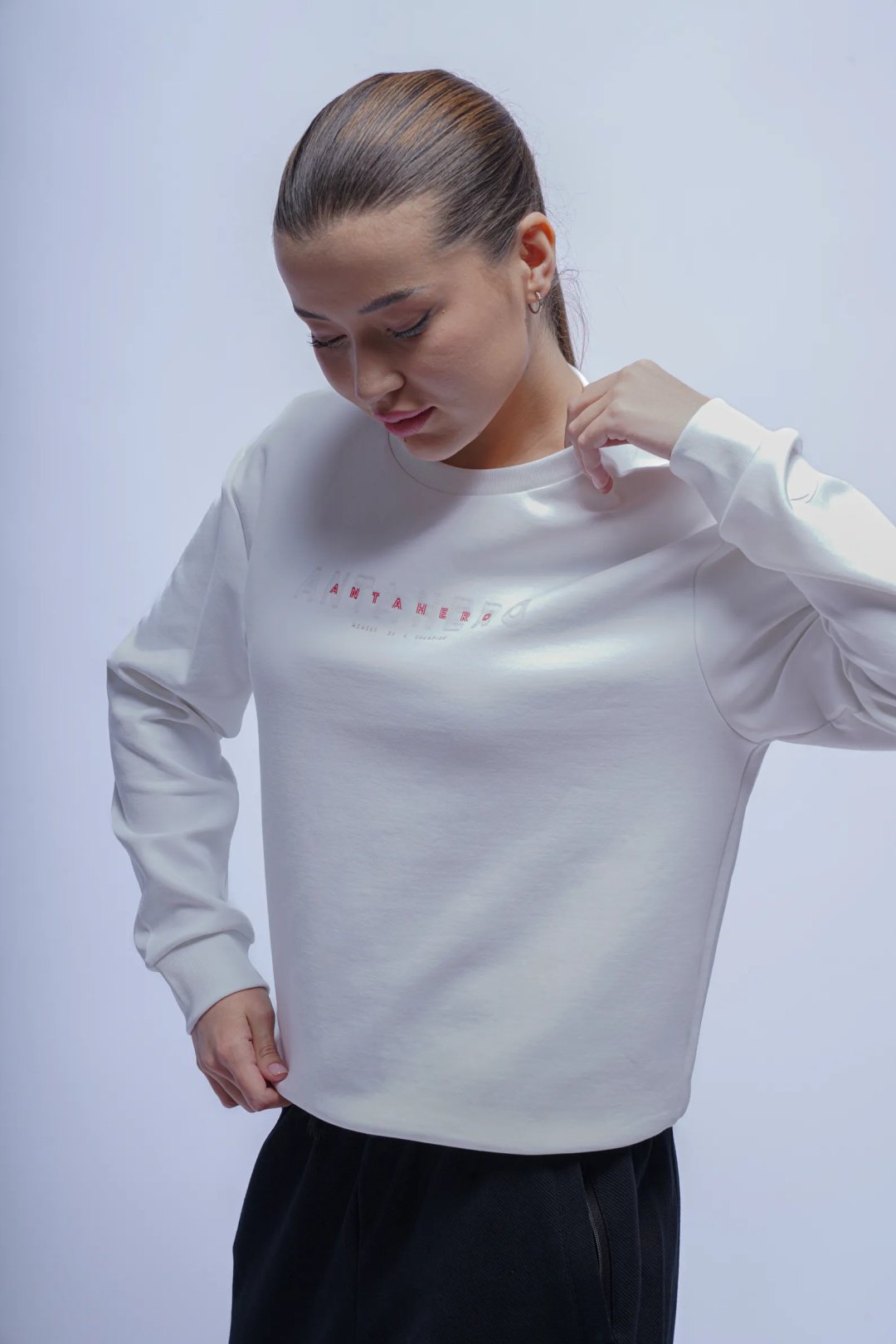 Свитшот Anta 862537719-1 белые XS 42-44