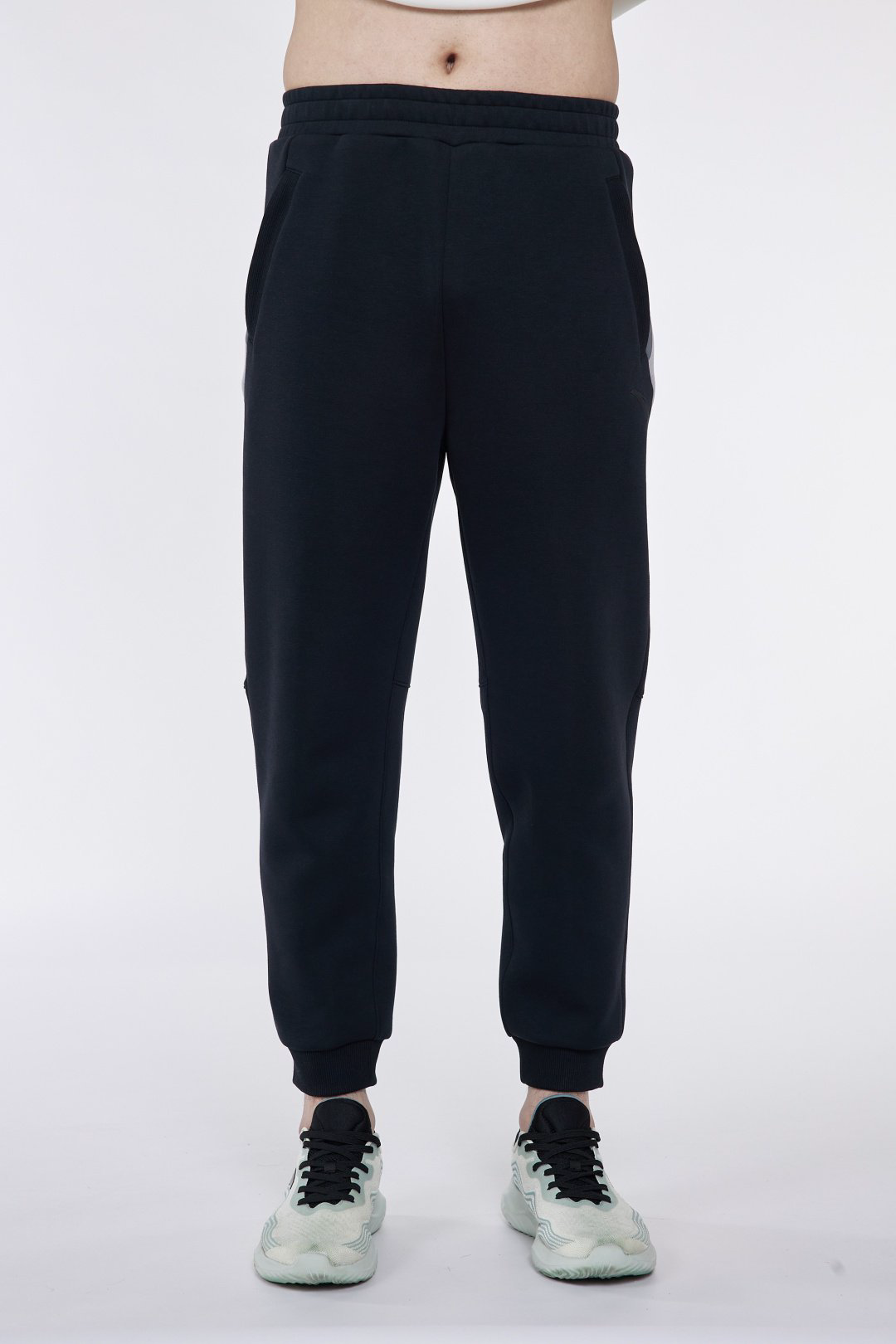 Спортивные брюки Anta 852418327-1 черные XXL 54-56 купить,NaN