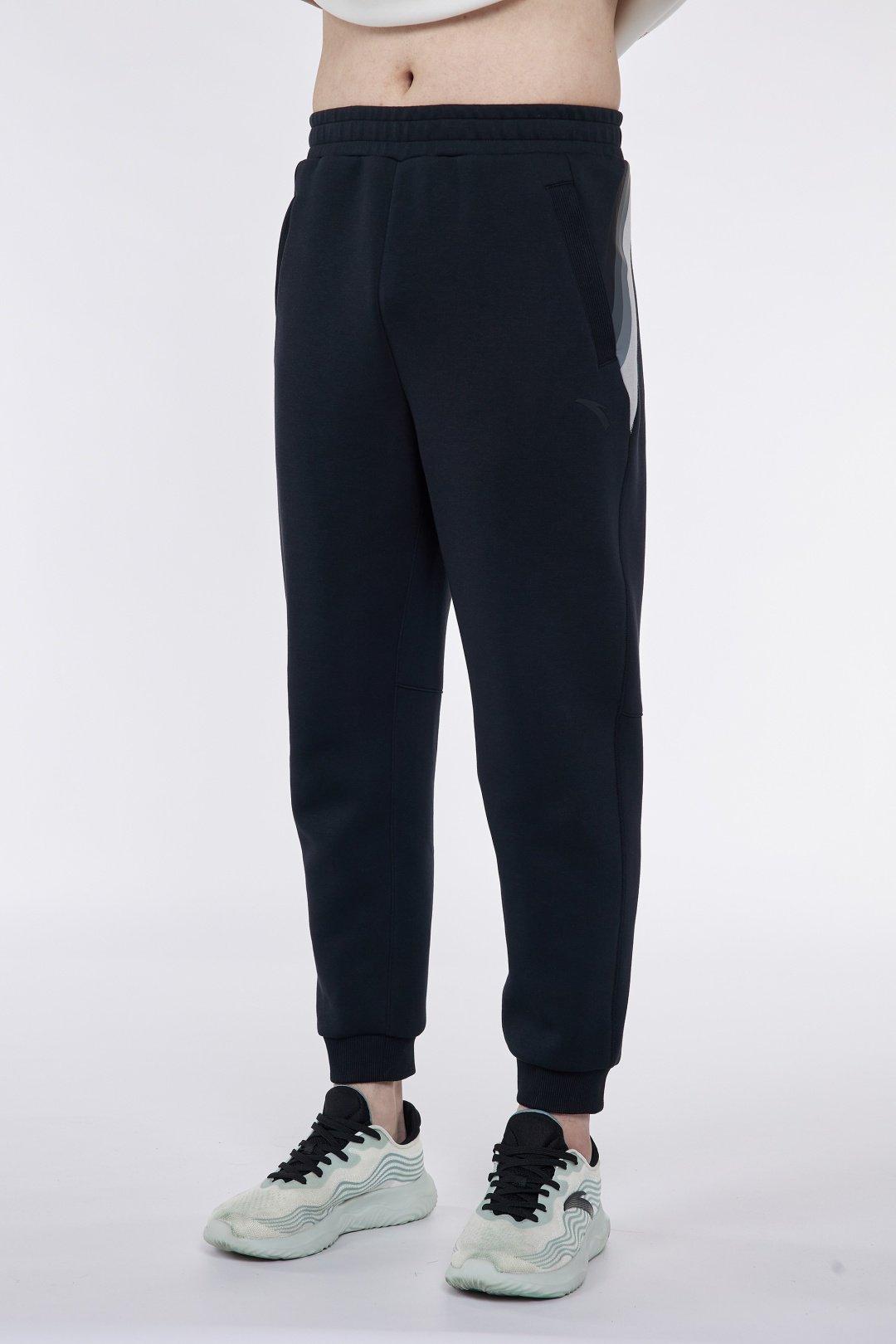 Спортивные брюки Anta 852418327-1 черные XXL 54-56 купить,NaN
