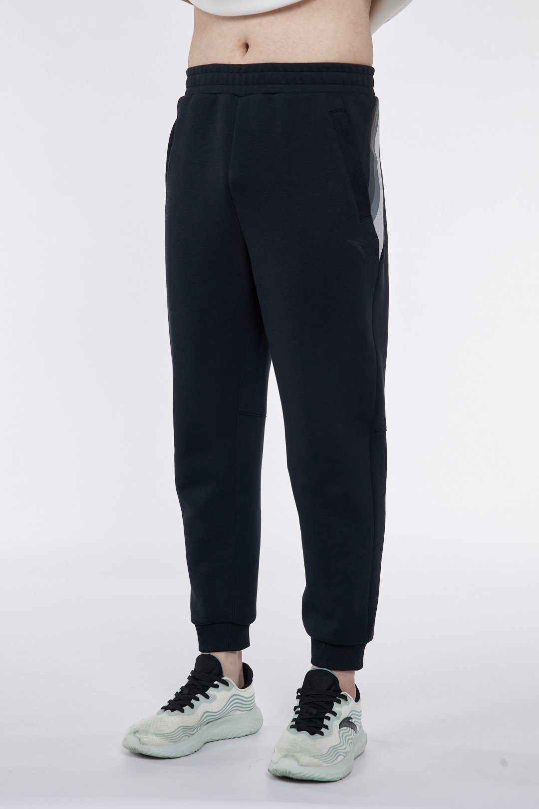 Спортивные брюки Anta 852418327-1 черные XXL 54-56 купить,NaN