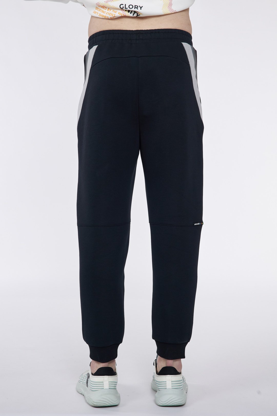 Спортивные брюки Anta 852418327-1 черные XXL 54-56 купить,NaN