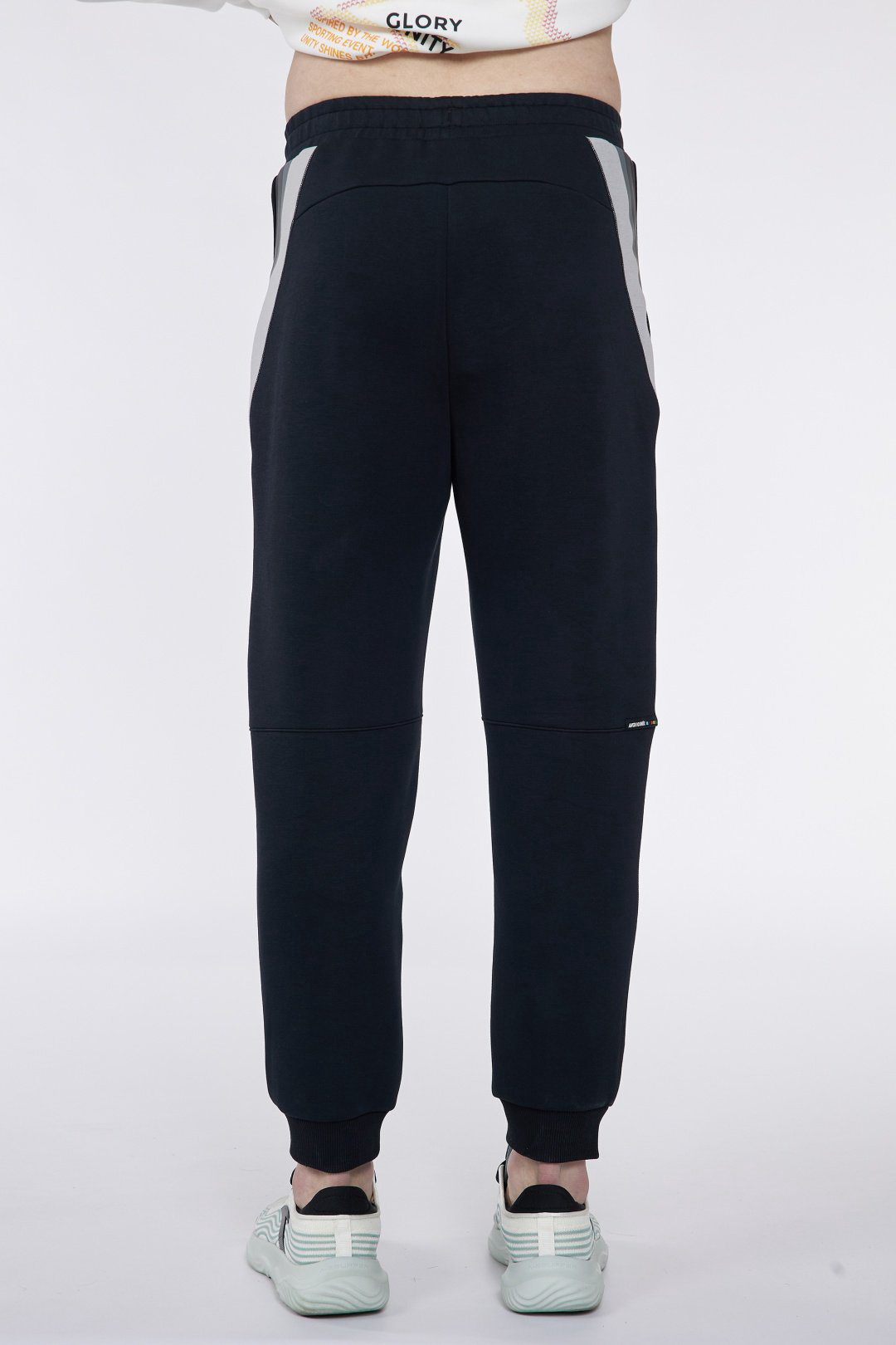 Спортивные брюки Anta 852418327-1 черные XXL 54-56 купить,NaN