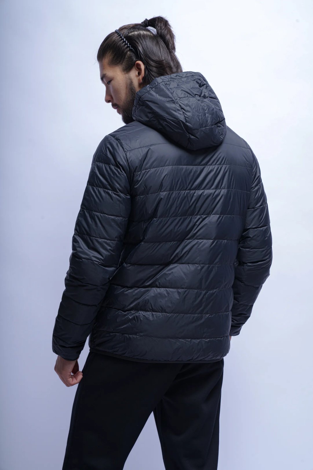 Демисезонная куртка Anta 852547915-6 черные XXXXL 58-60 купить,NaN