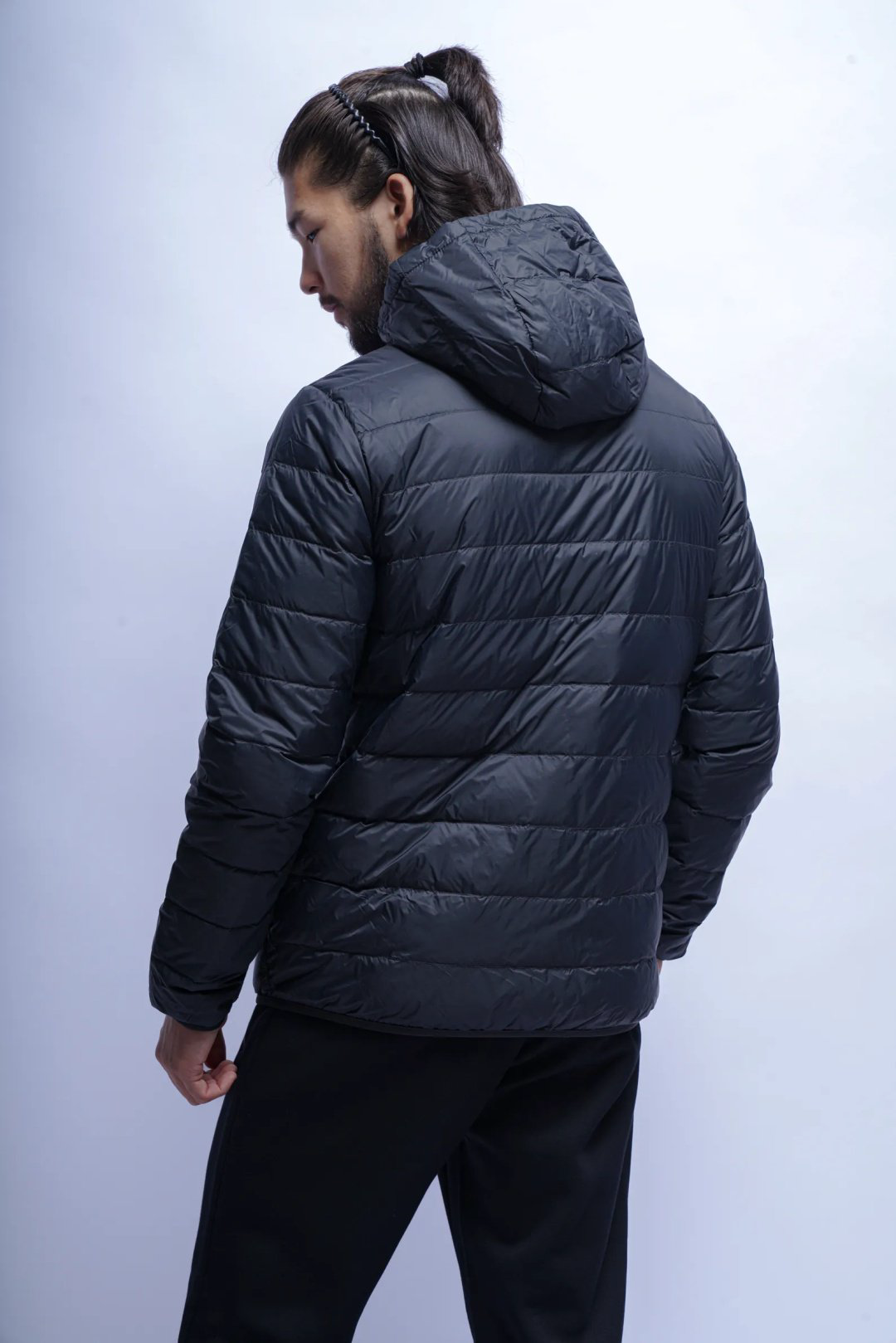 Демисезонная куртка Anta 852547915-6 черные XXXXL 58-60 купить,NaN