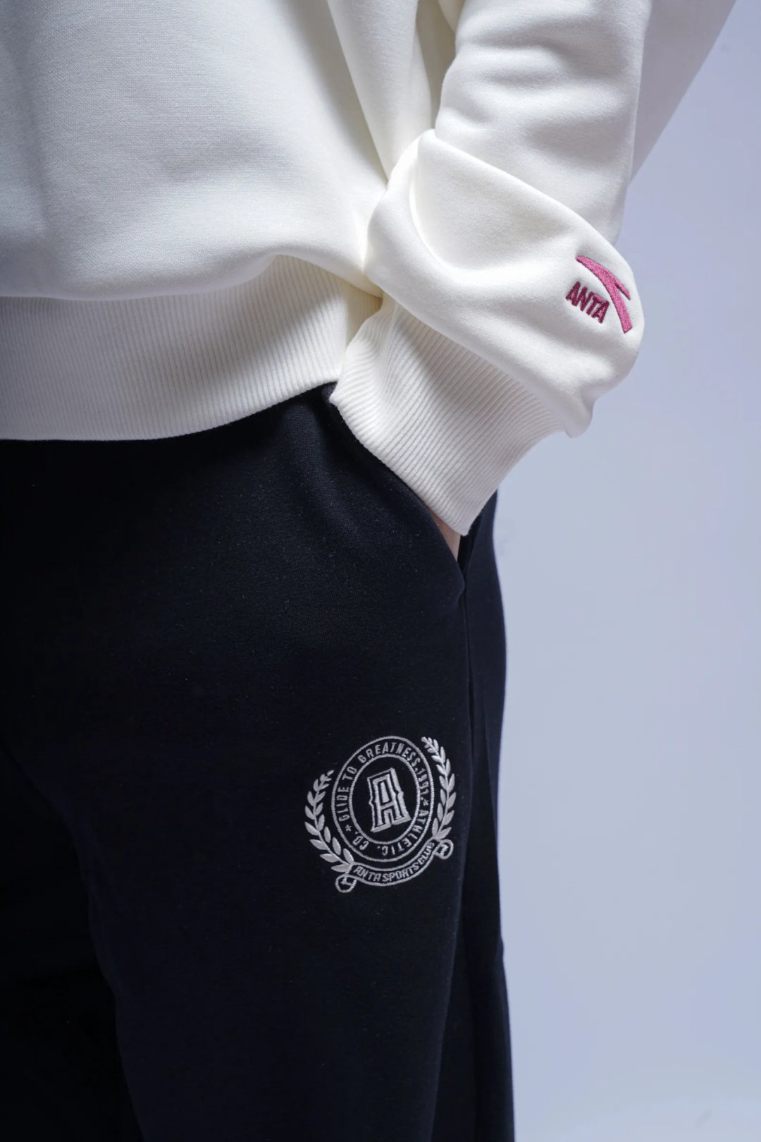 Спортивные брюки Anta 862548304N-3 черные S 44-46 купить,25190