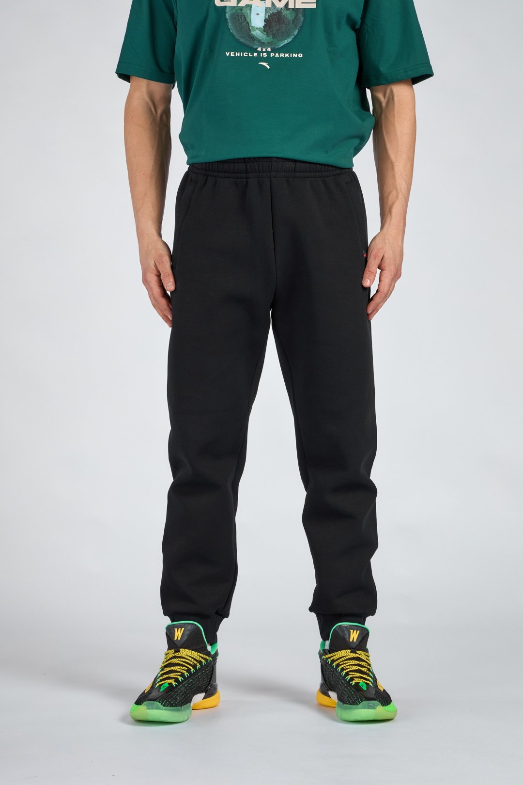 Спортивные брюки Anta 852411314-3 черные M 48-50 купить,NaN