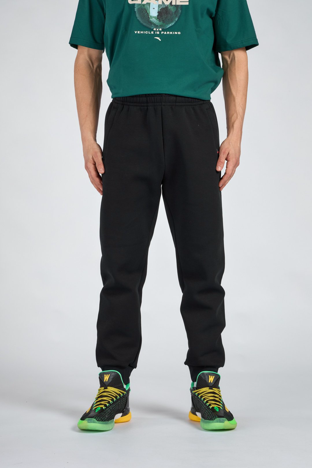 Спортивные брюки Anta 852411314-3 черные M 48-50 купить,NaN