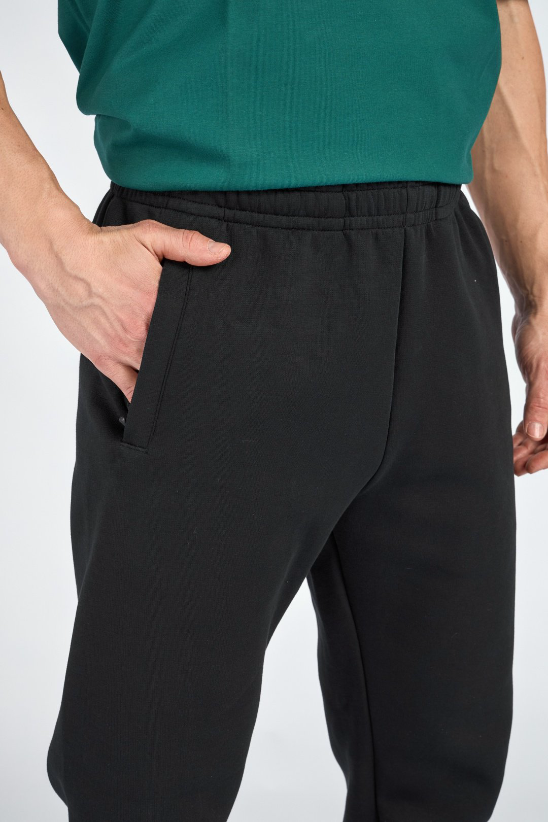 Спортивные брюки Anta 852411314-3 черные M 48-50 купить,NaN