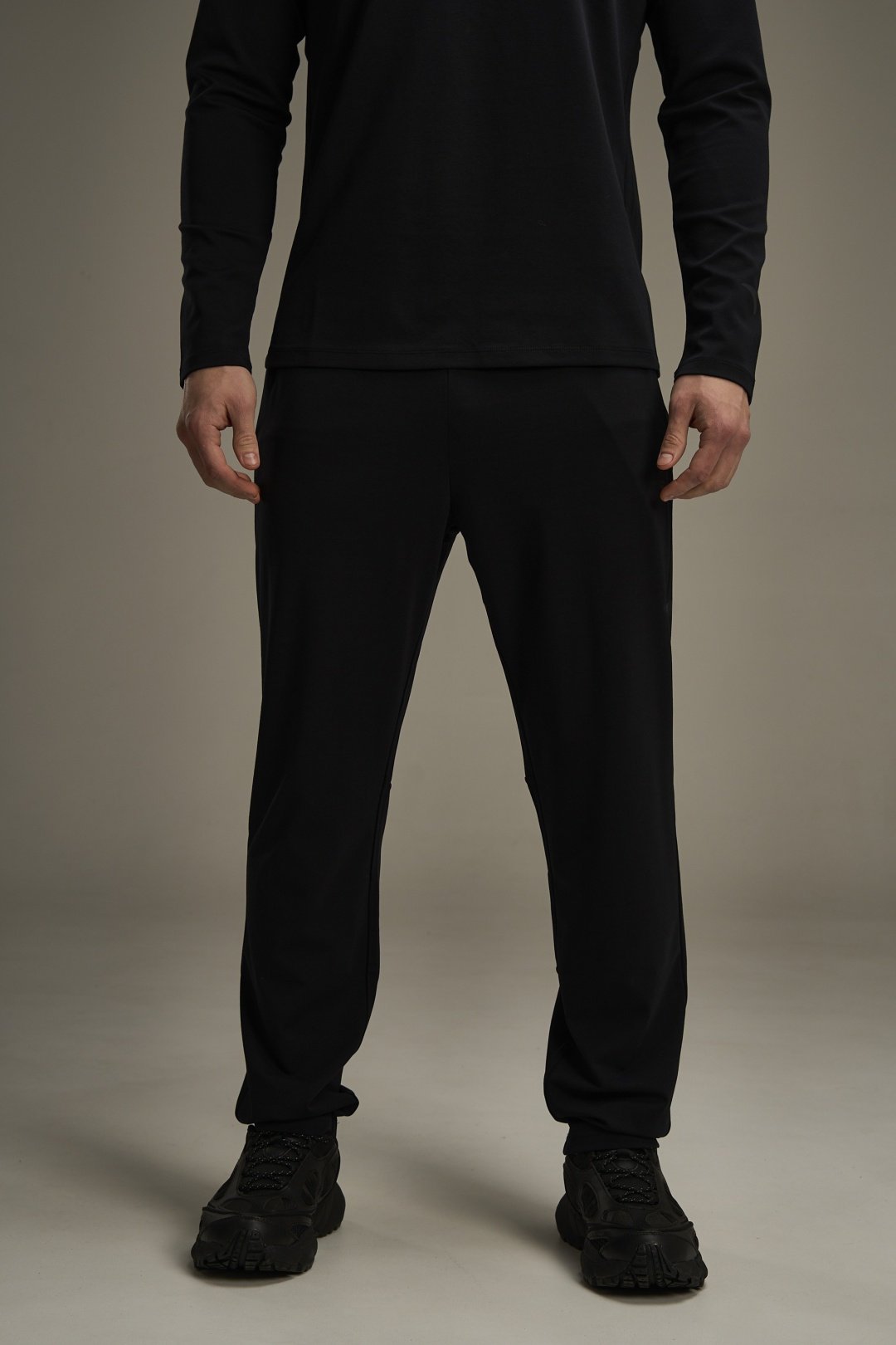 Спортивные брюки Anta 852527304-2 черные XXXL 56-58 купить,NaN