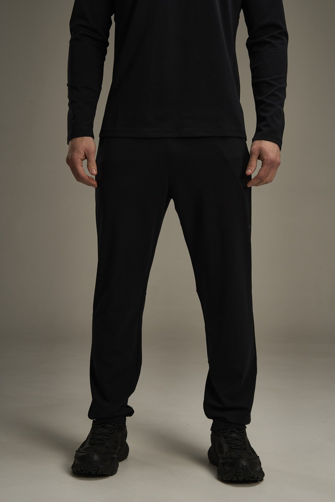 Спортивные брюки Anta 852527304-2 черные XXXL 56-58 купить,NaN