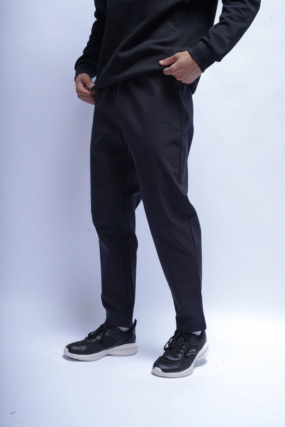 Спортивные брюки Anta 852537501D-3 черные XXXXL 58-60 купить,NaN