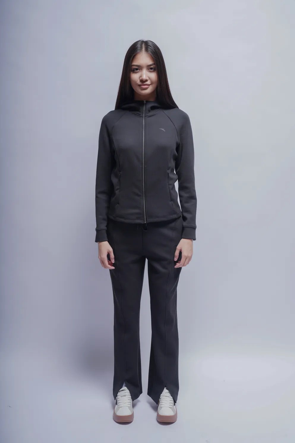 Спортивные брюки Anta  862517309-1 черные L 48-50