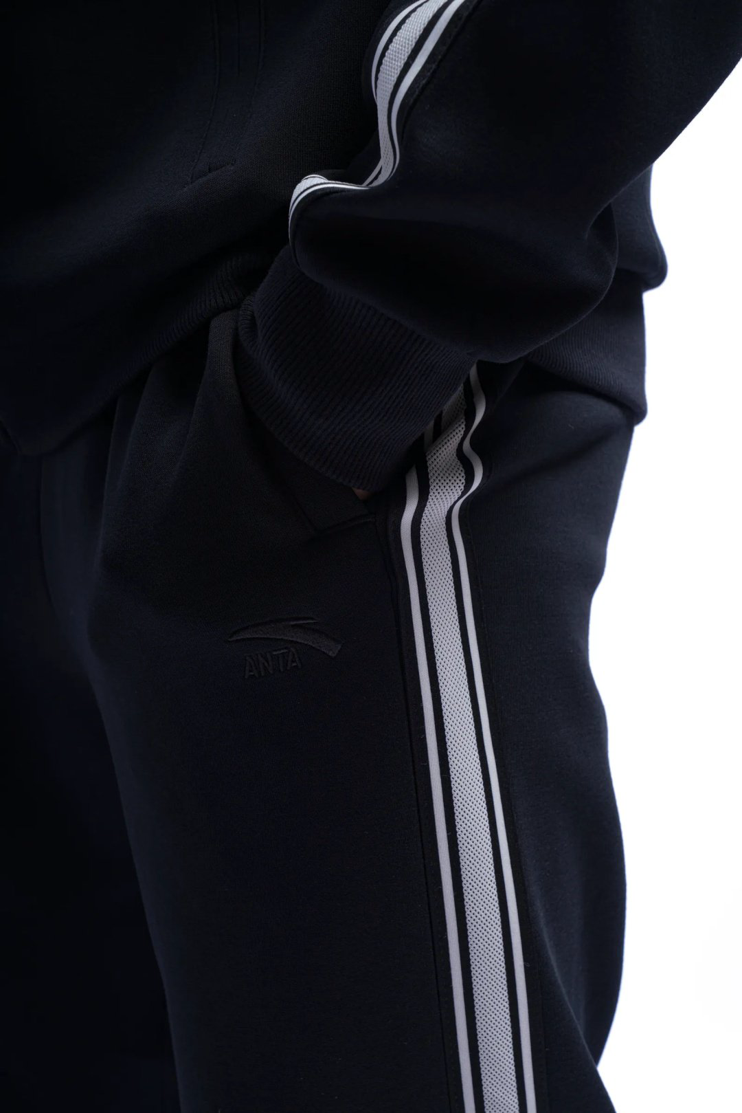 Спортивные брюки Anta 852538309-1 черные XXL 54-56 купить,NaN