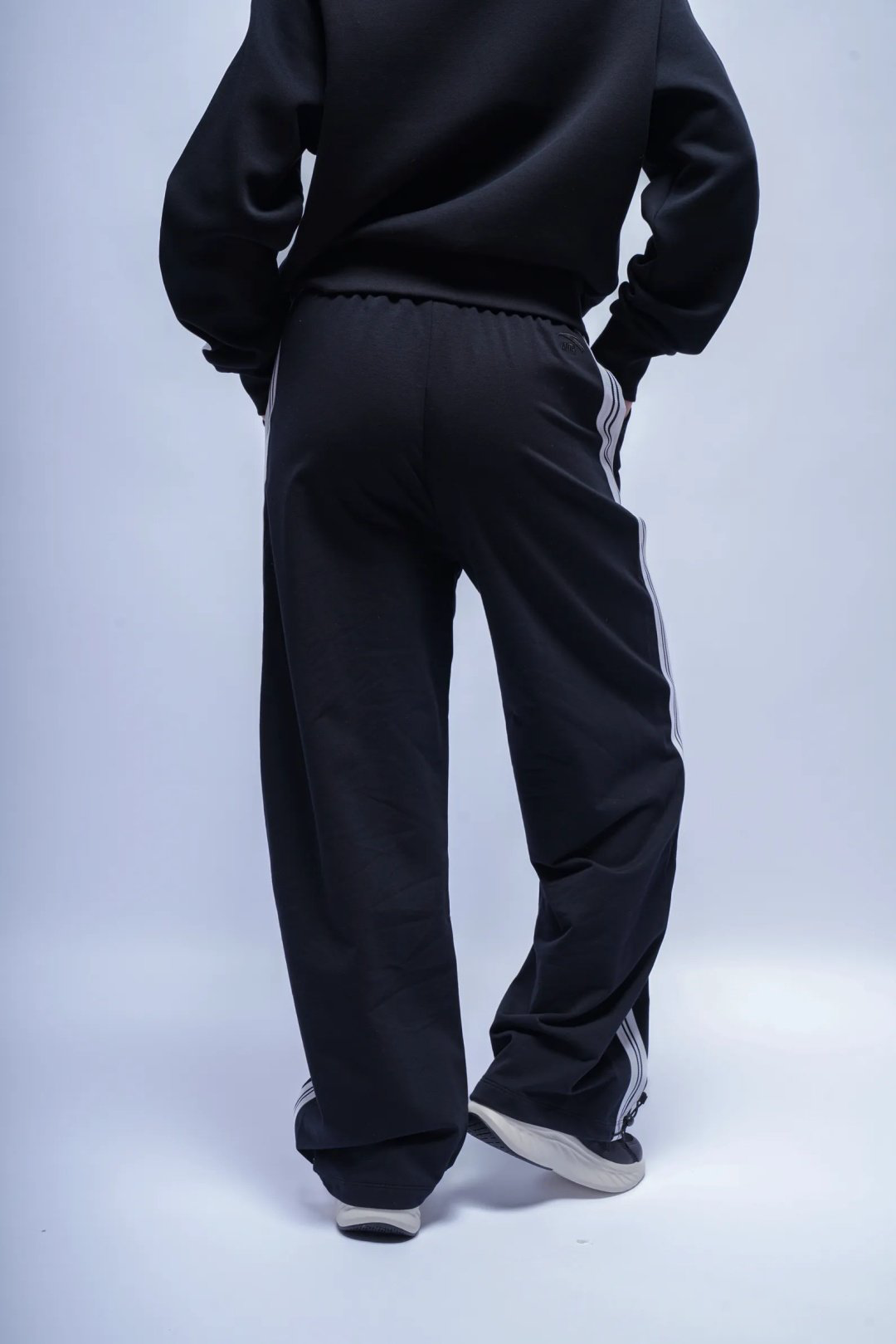 Спортивные брюки Anta 862538302-1 черные XXL купить,25190