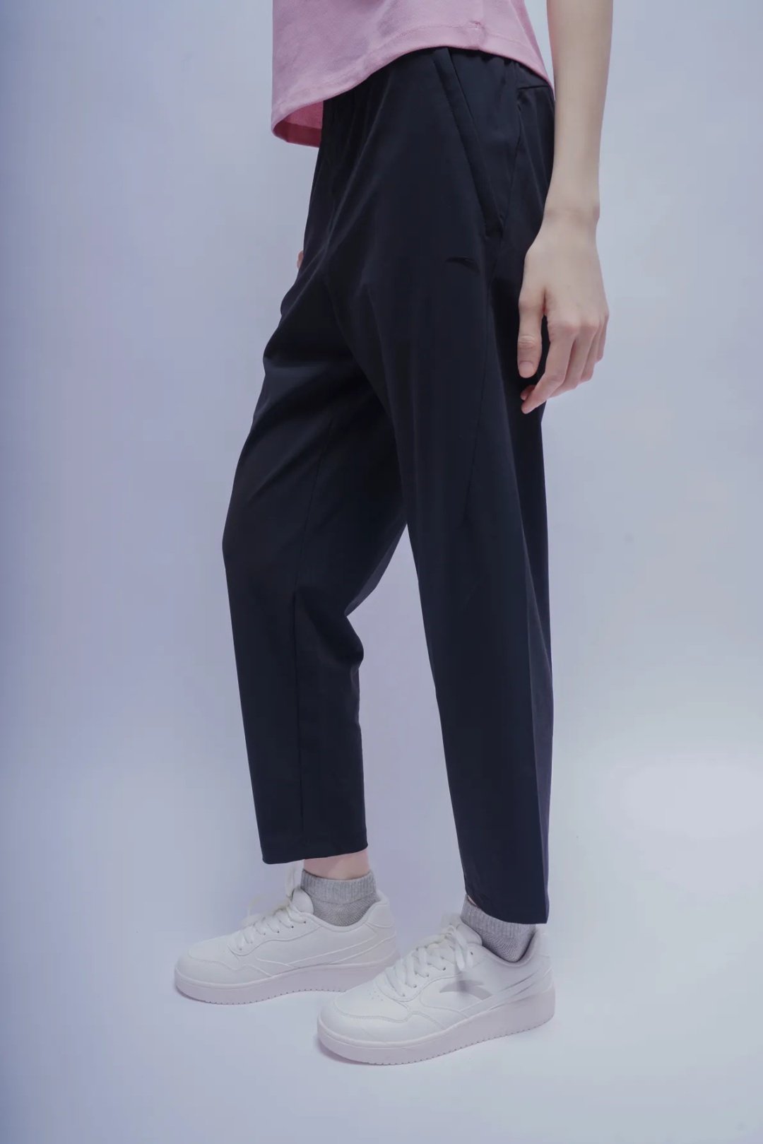Спортивные брюки Anta 862527311-2 черные XS