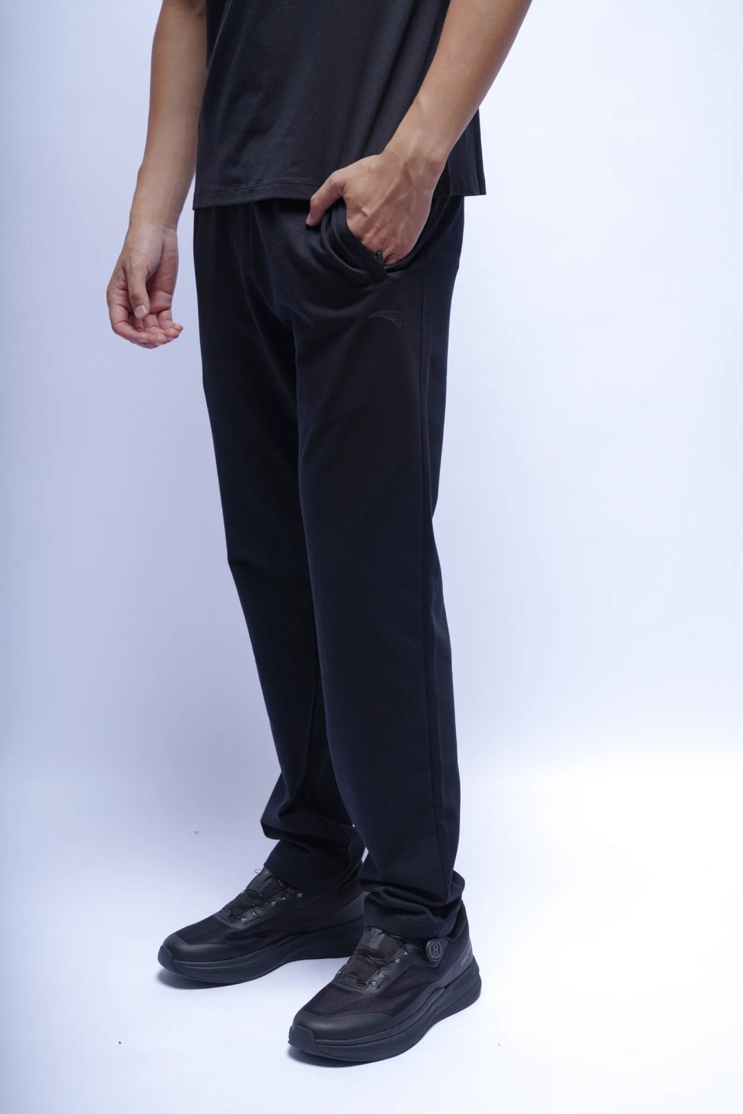 Спортивные брюки Anta 852537333L-1 черные XXL 54-56