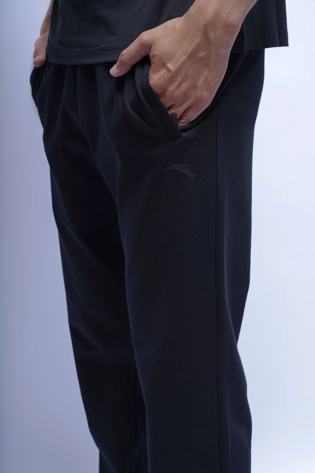 Спортивные брюки Anta 852537333L-1 черные XXL 54-56