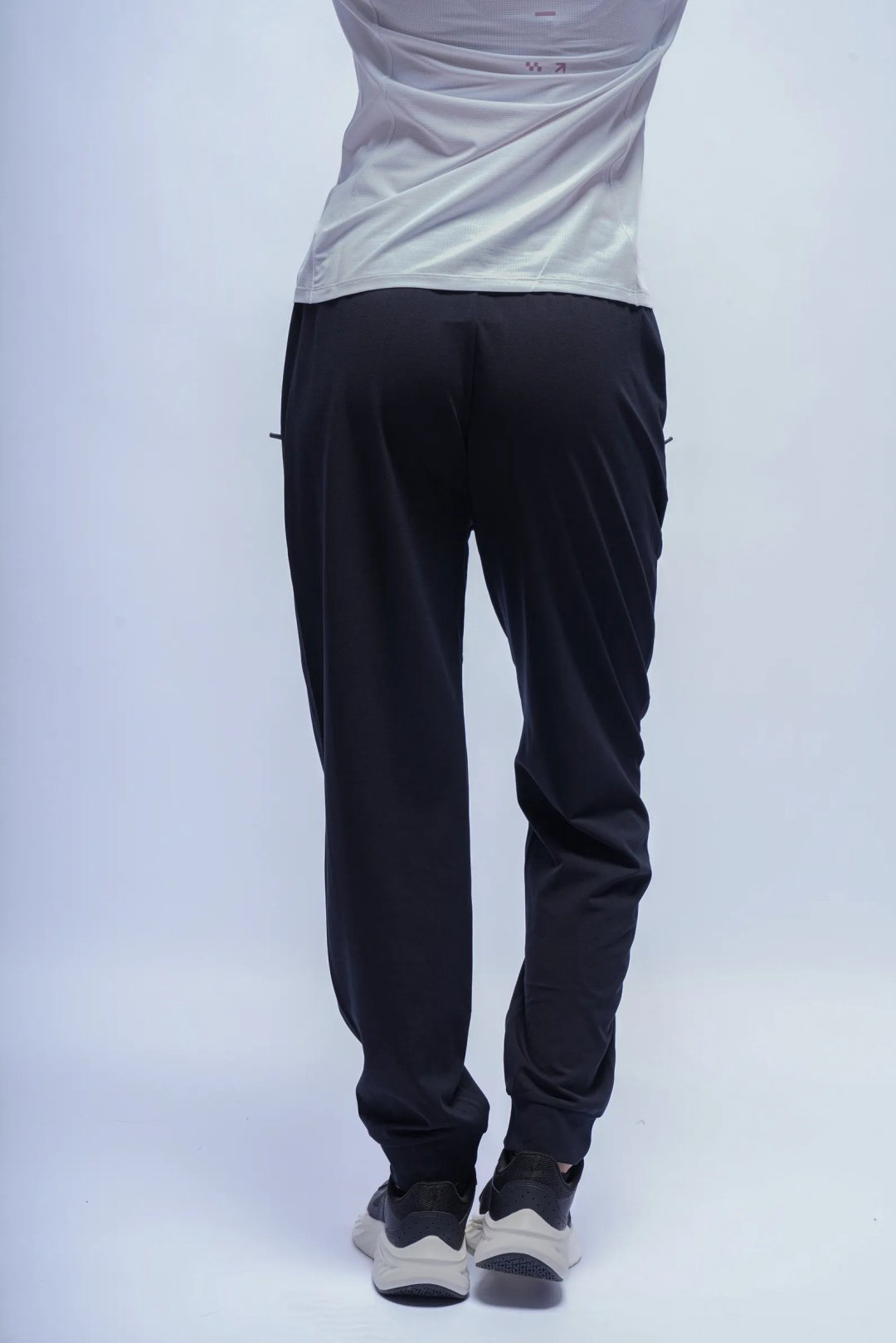 Спортивные брюки Anta 862537312-1 черные XS 42-44 купить,22690
