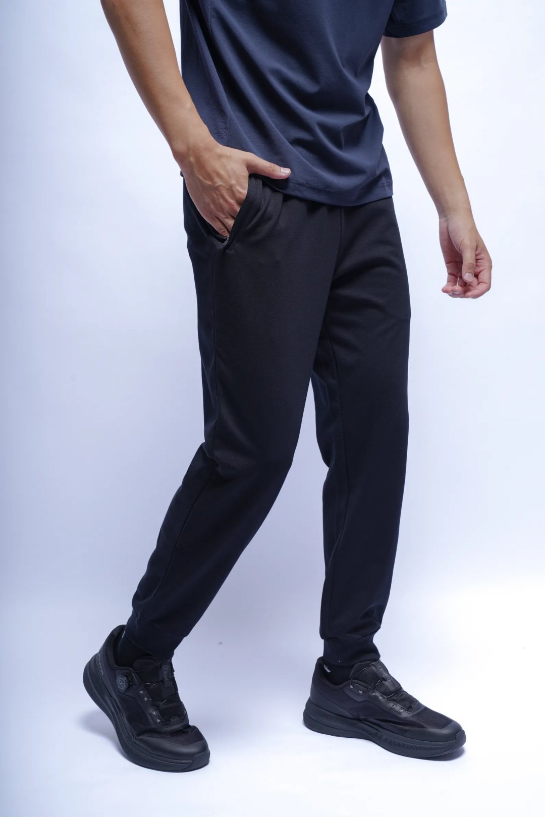 Спортивные брюки Anta 852531328-1 черные XXXL 56-58 купить,NaN