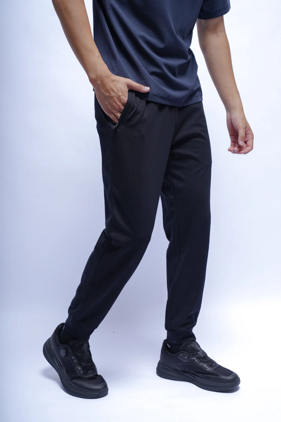 Спортивные брюки Anta 852531328-1 черные XXXL 56-58 купить,NaN