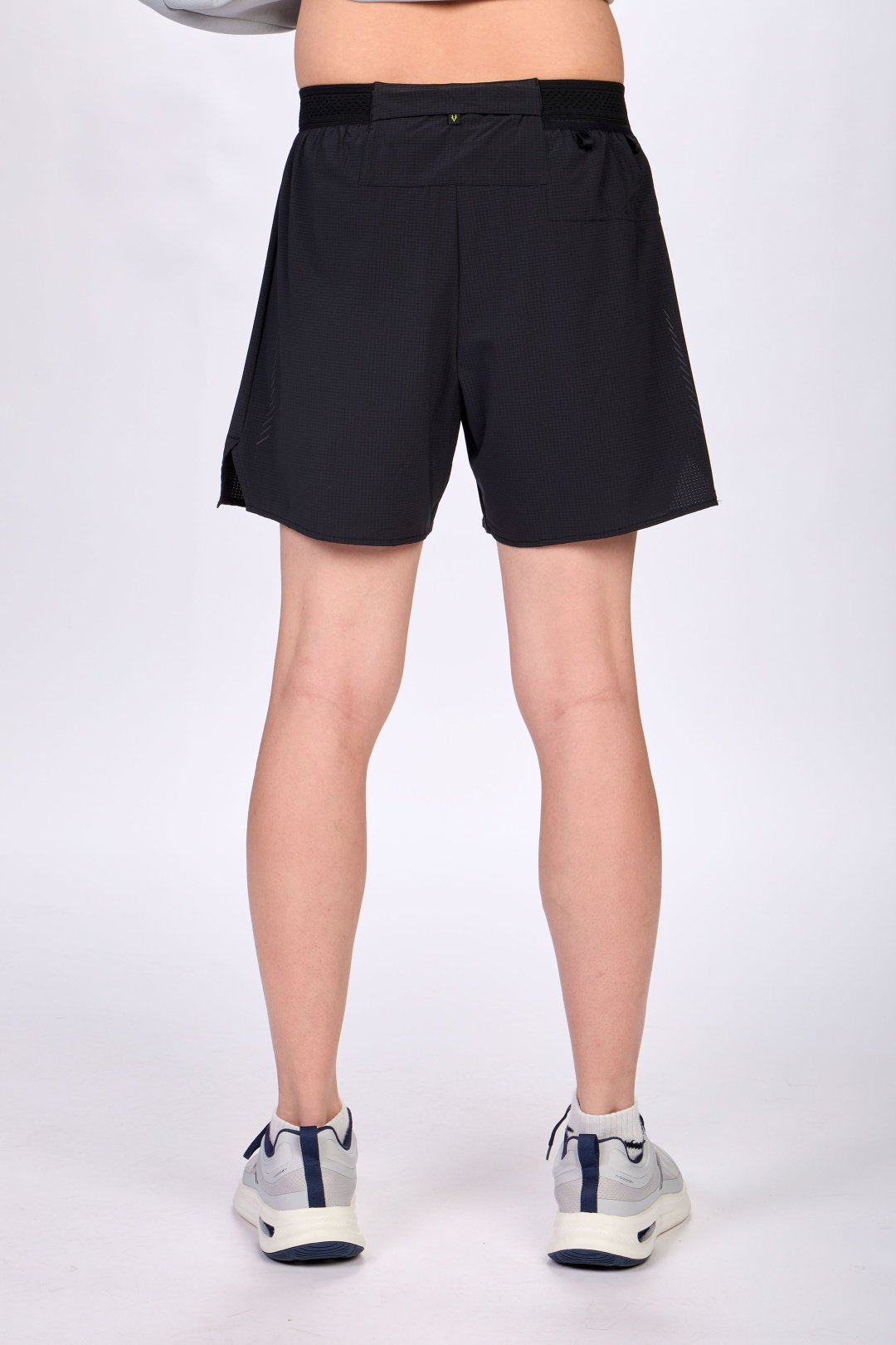 Спортивные шорты Anta 852535504-3 черные XL 52-54 купить,NaN