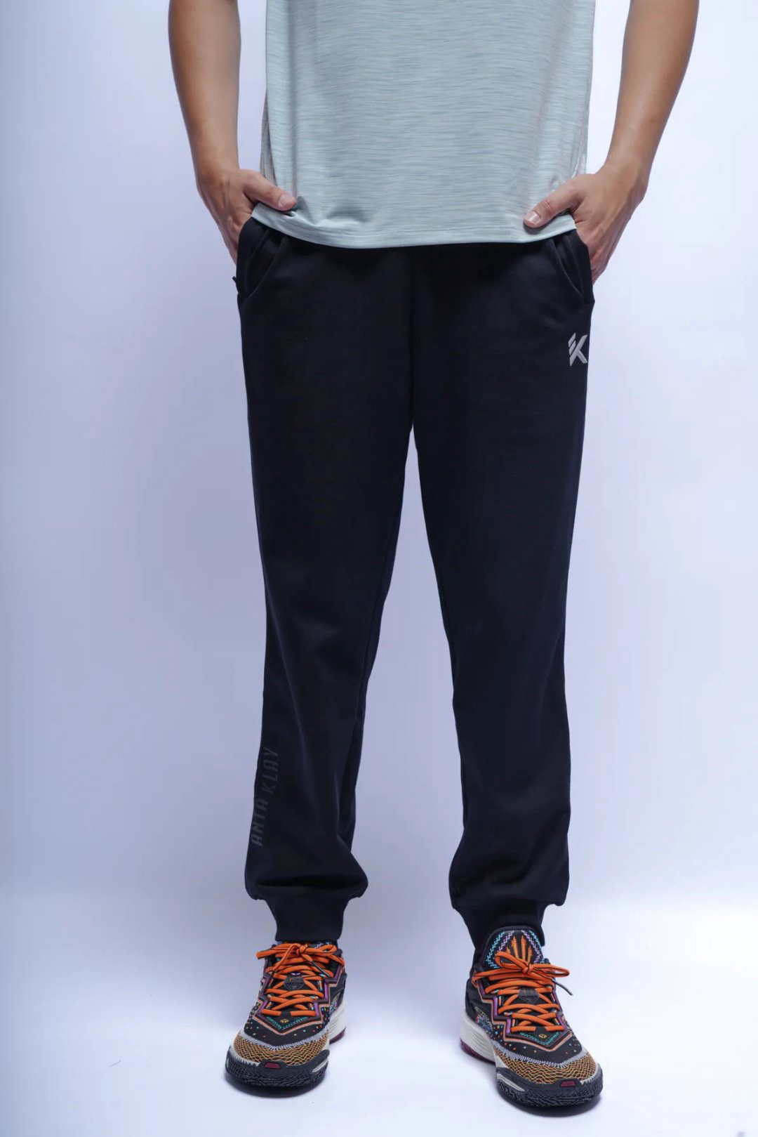 Спортивные брюки Anta 852521317-2 черные XXL 54-56 купить,NaN