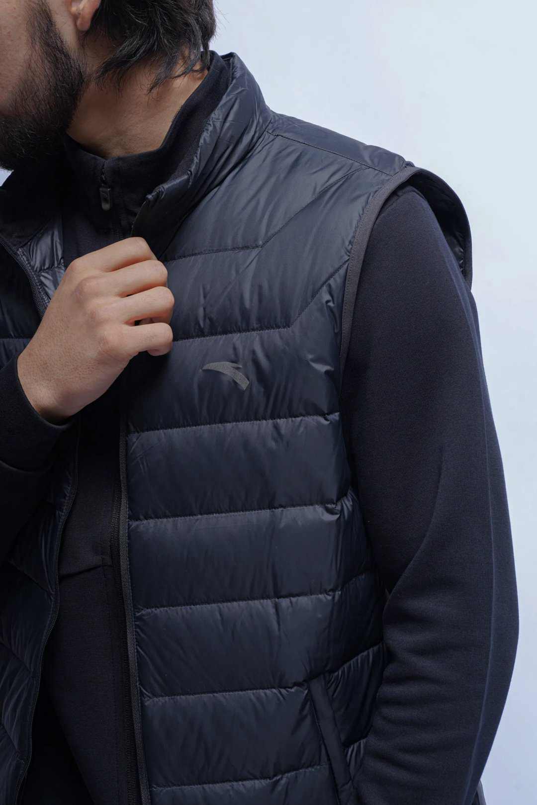 Жилет Anta 852547917-3 черные XXXL 56-58 купить,NaN