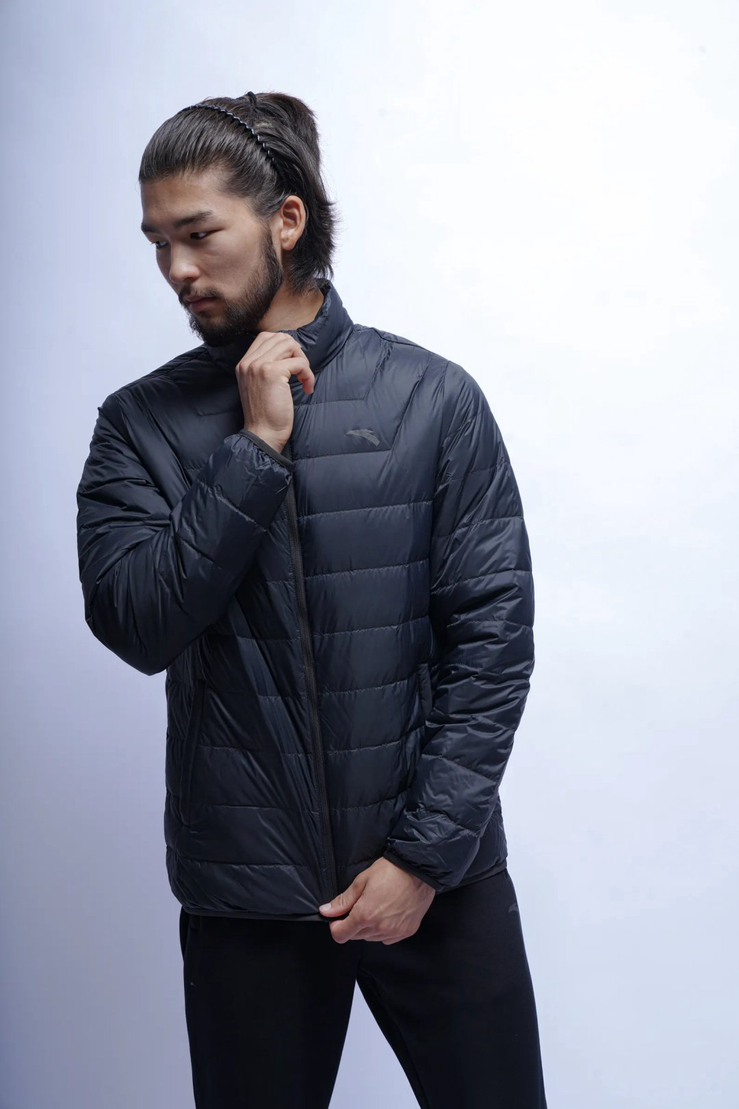 Демисезонная куртка Anta 852547916-6 черные XXXXL 58-60 купить,NaN