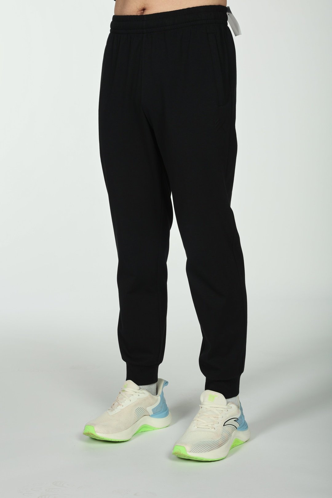 Спортивные брюки Anta 852431342-1 черные S 46-48 купить,NaN