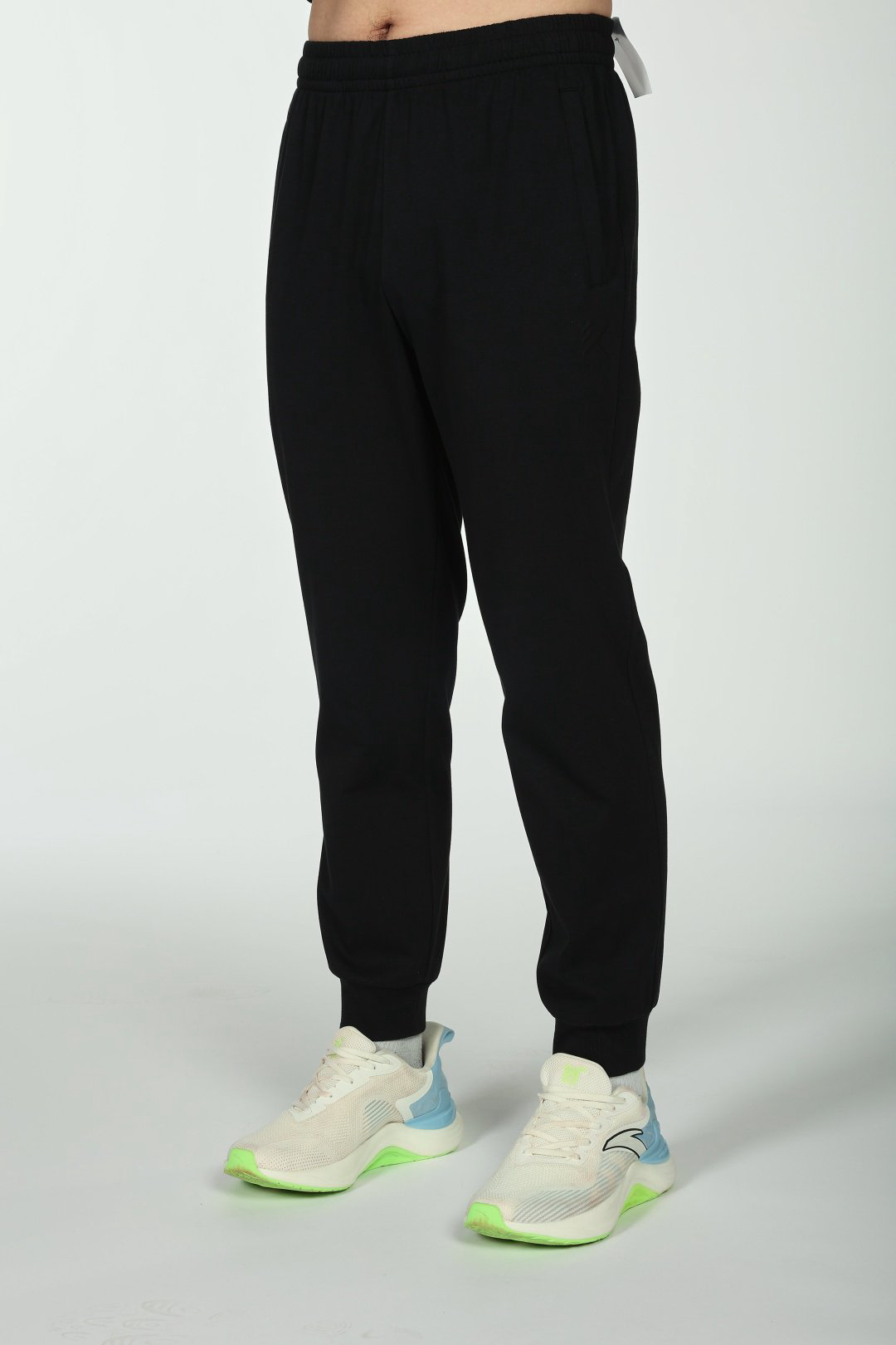 Спортивные брюки Anta 852431342-1 черные S 46-48 купить,NaN
