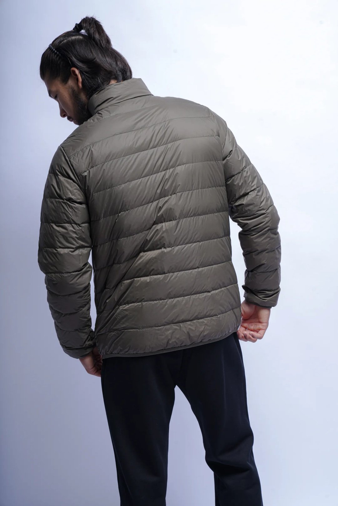 Демисезонная куртка Anta 852547916-4 зеленые XL 52-54