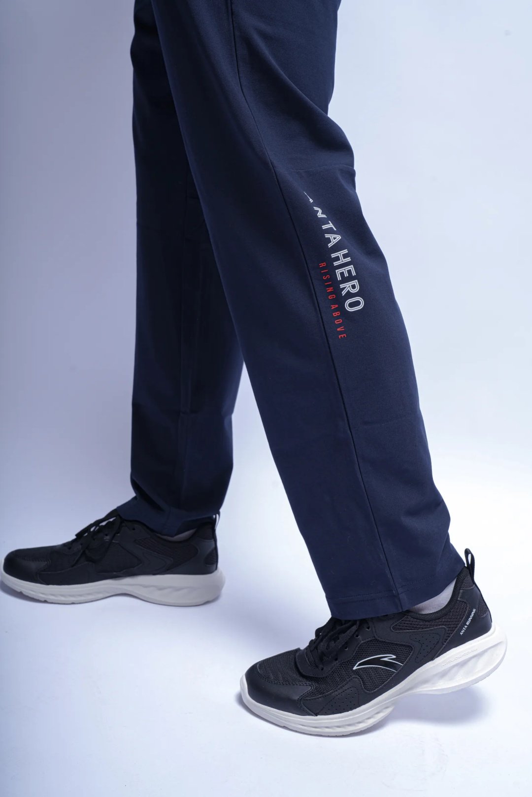 Спортивные брюки Anta 852537321-2 темно-синие S 46-48
