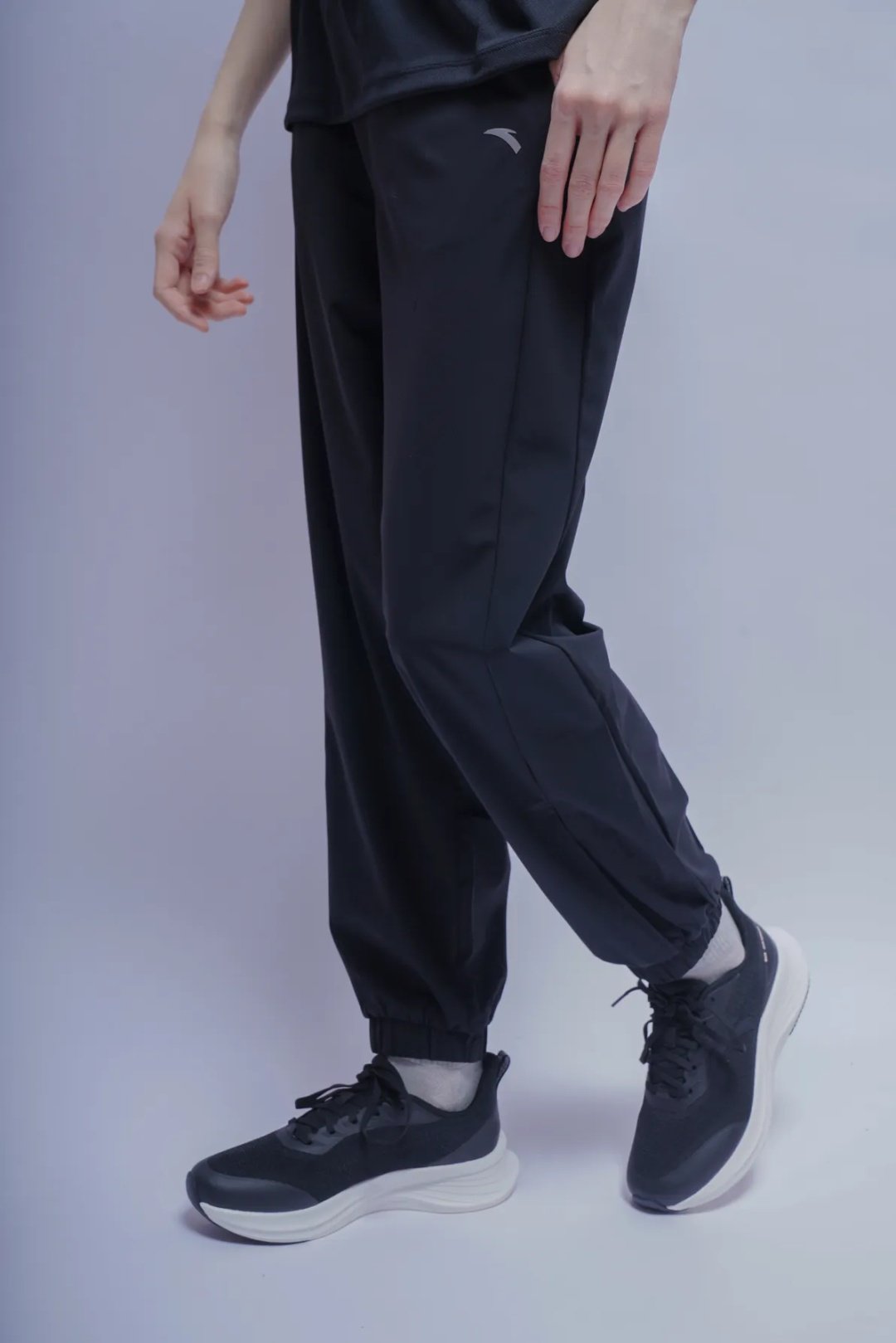 Спортивные брюки Anta 862527335-1 черные XXL 52-54