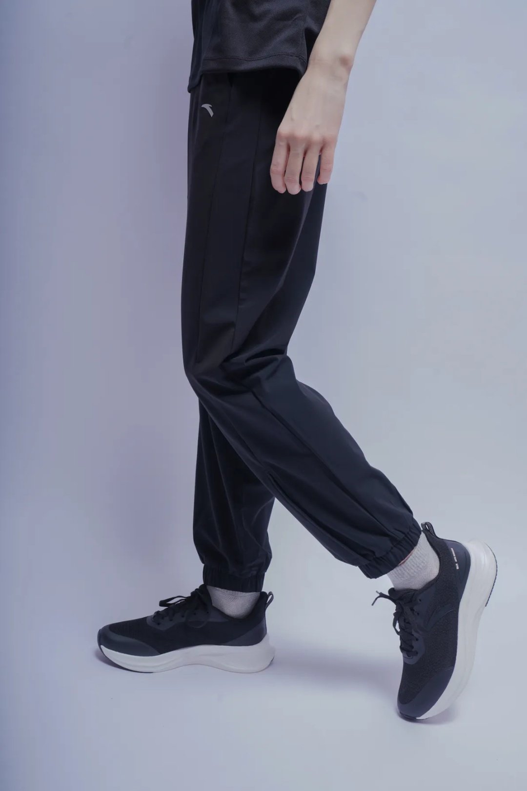 Спортивные брюки Anta 862527335-1 черные XXL 52-54