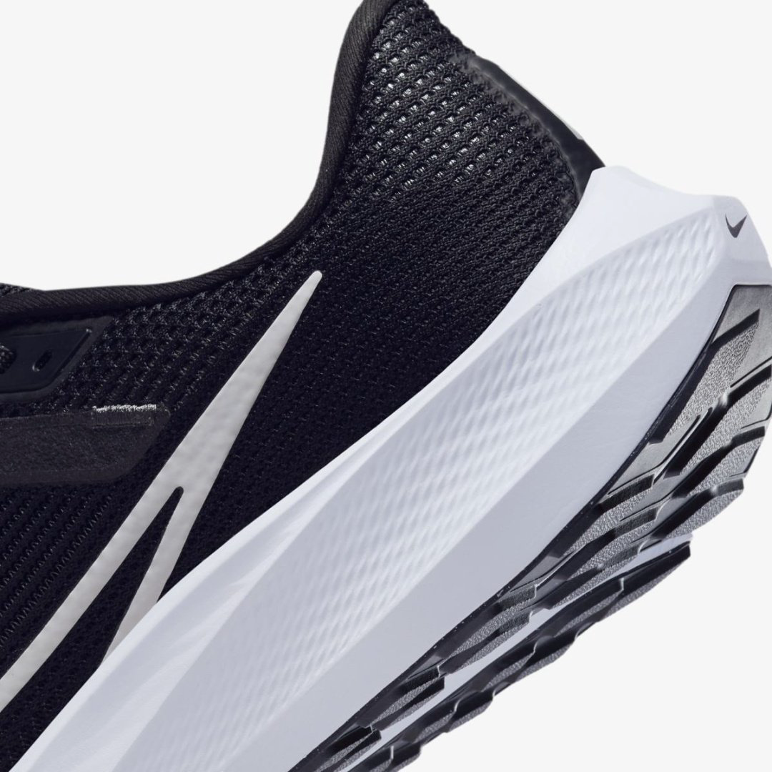 Кроссовки Nike Air Zoom Pegasus 40 черный, белый купить,NaN