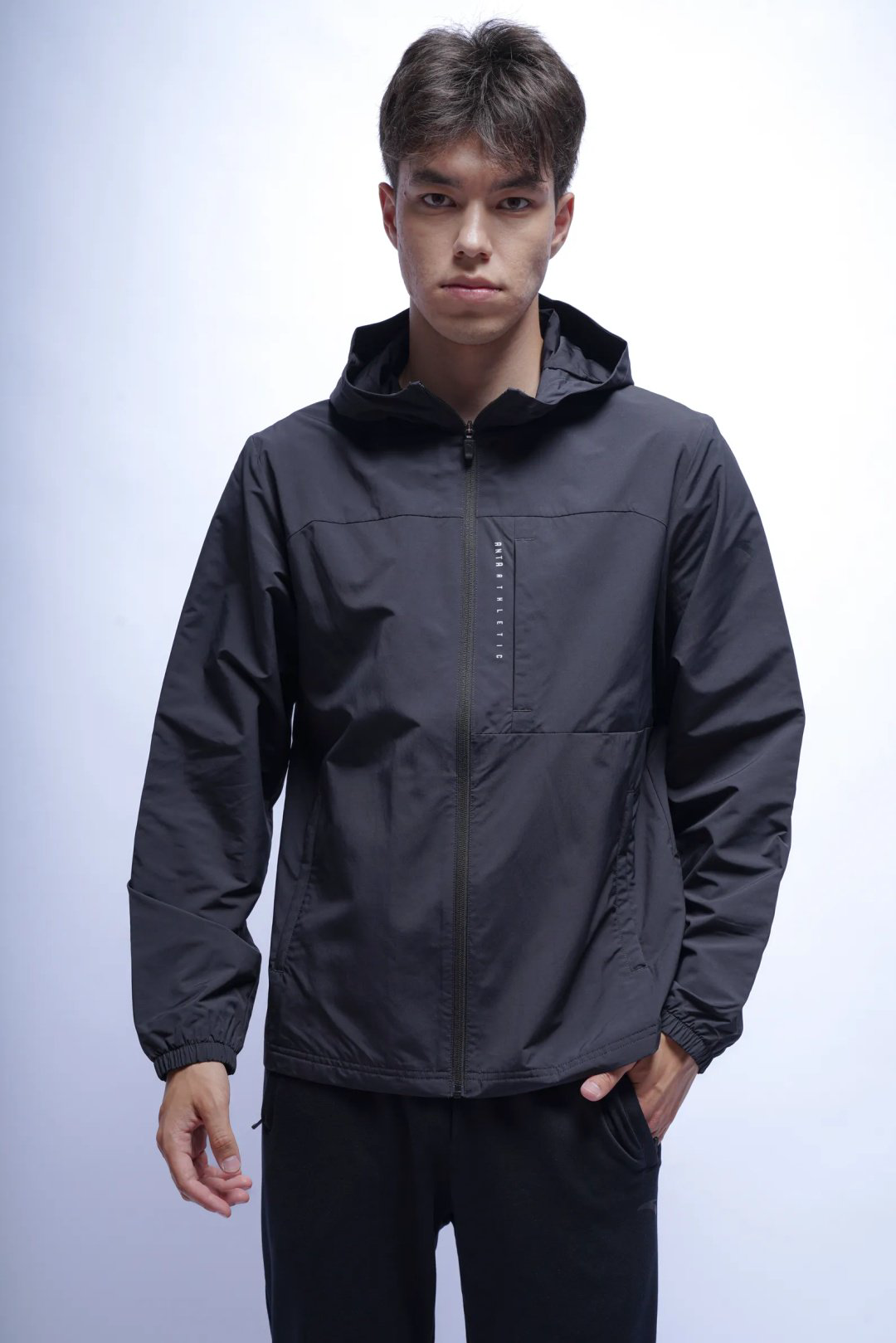 Ветровка Anta 852547612-3 черные XXXXL 58-60 купить,NaN