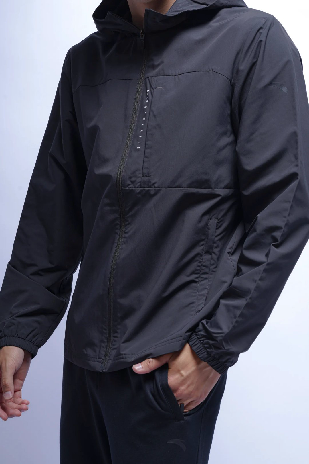 Ветровка Anta 852547612-3 черные XXXXL 58-60 купить,NaN