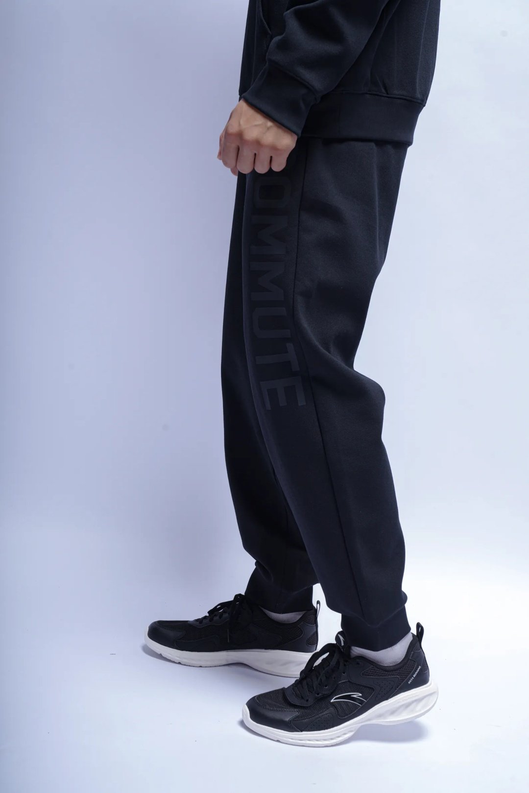 Спортивные брюки Anta 852547321-1 черные XXXL 56-58 купить,NaN
