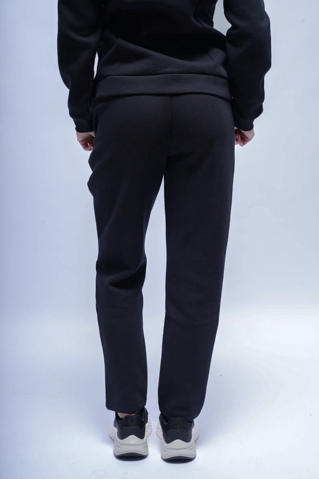 Спортивные брюки Anta 862537323N-2 черные XXL 52-54 купить,22690