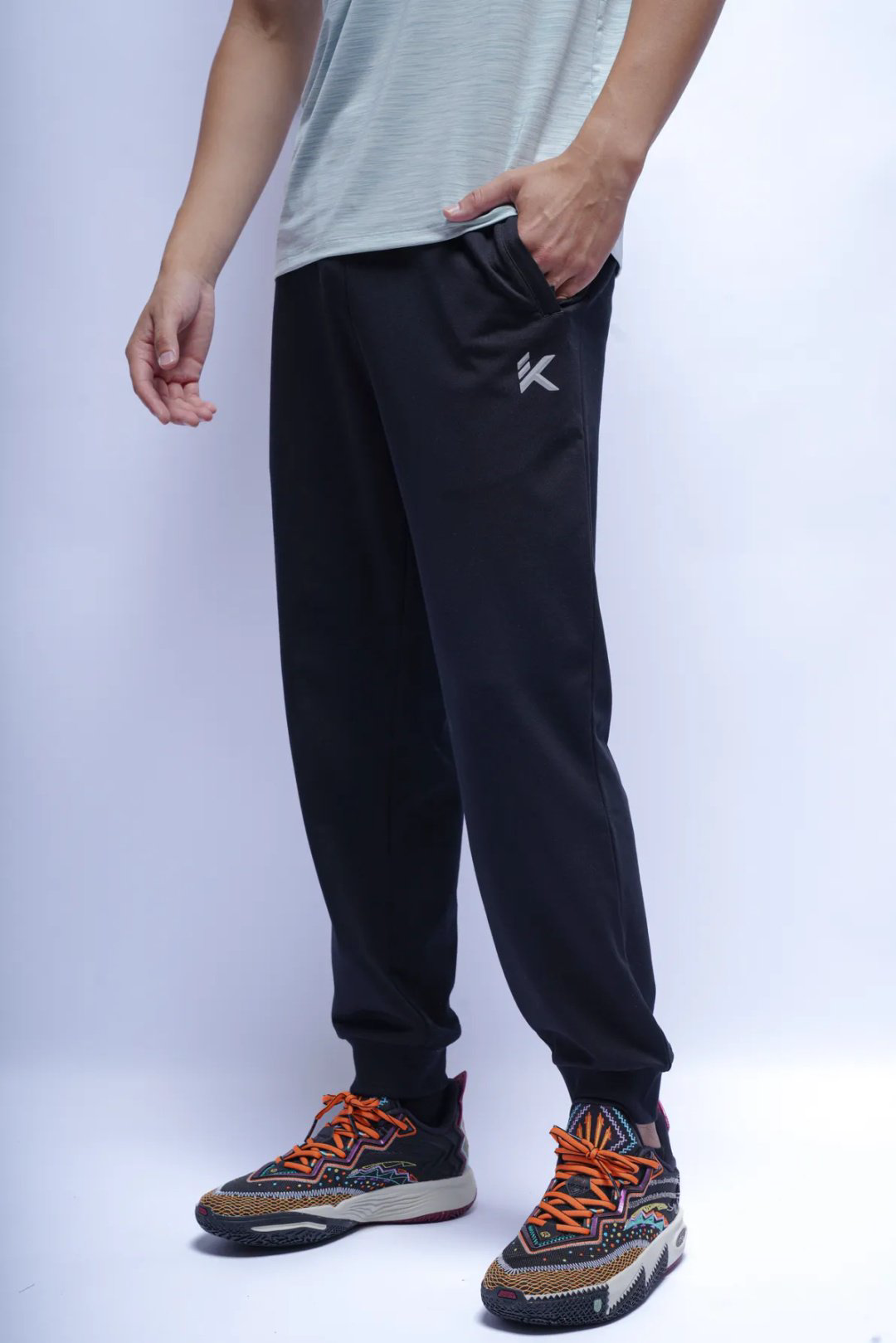 Спортивные брюки Anta 852521317-2 черные XL 52-54 купить,NaN