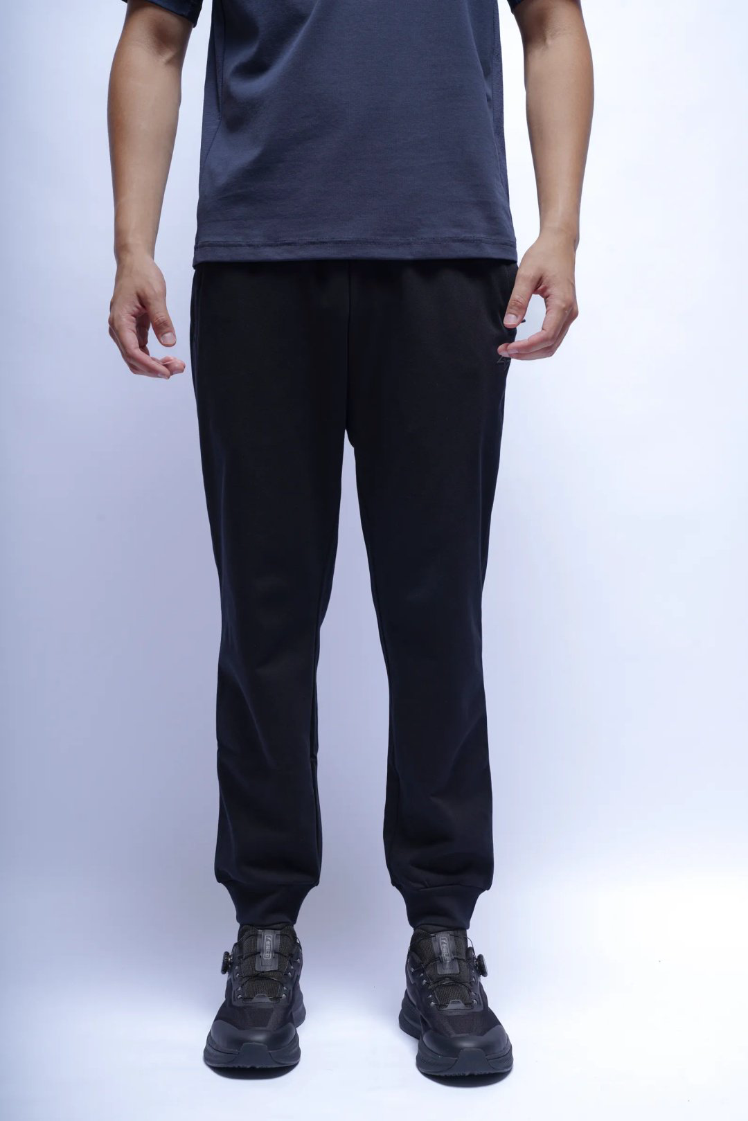 Спортивные брюки Anta 852531328-1 черные XXL 54-56 купить,NaN