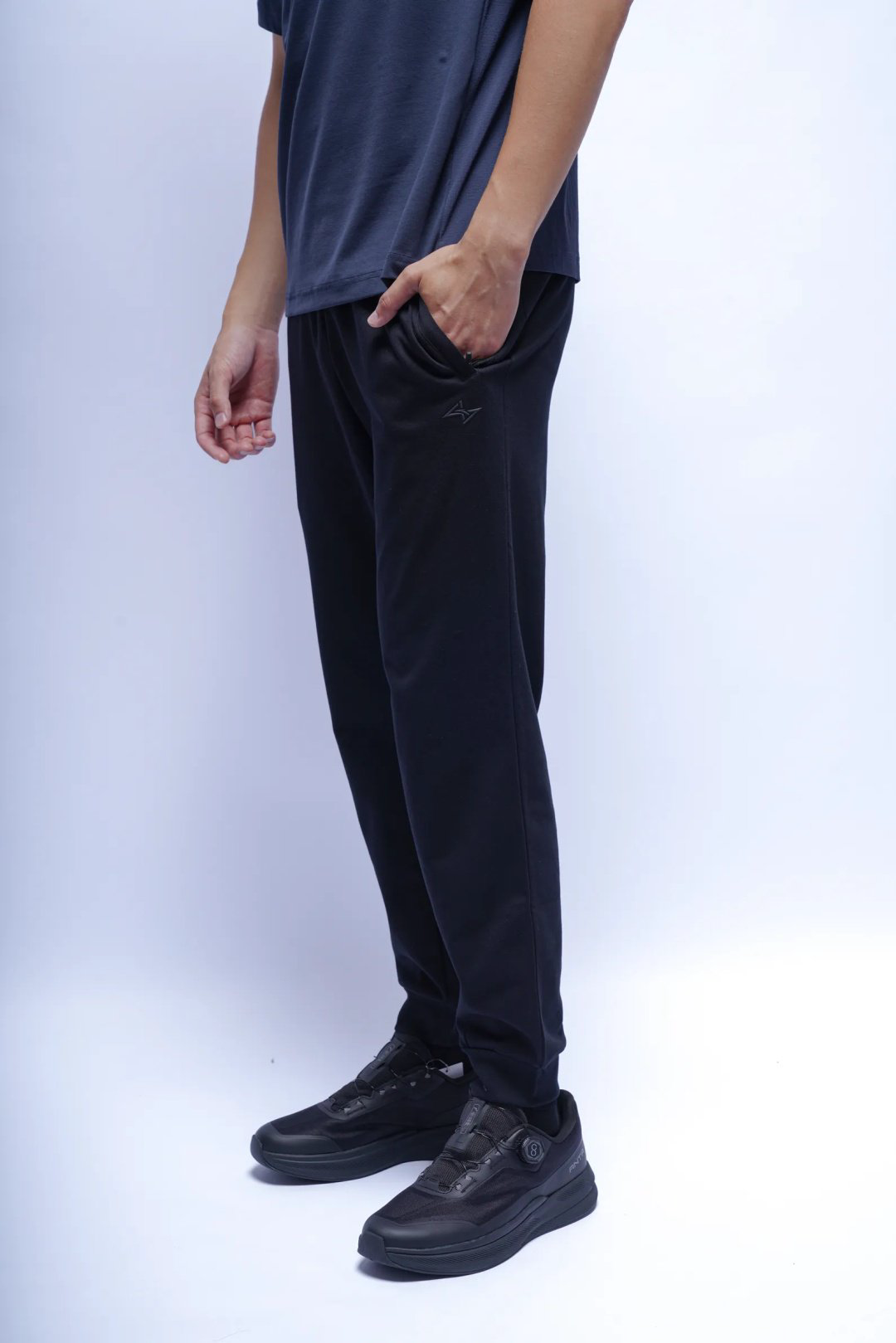 Спортивные брюки Anta 852531328-1 черные XXL 54-56 купить,NaN