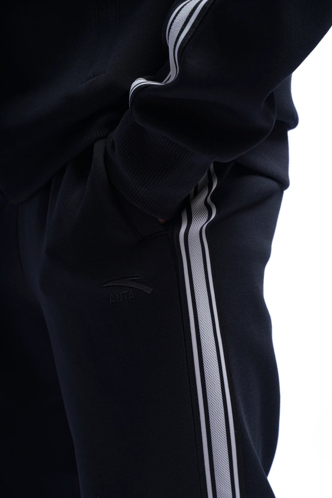 Спортивные брюки Anta 852538309-1 черные XXXL 56-58 купить,NaN