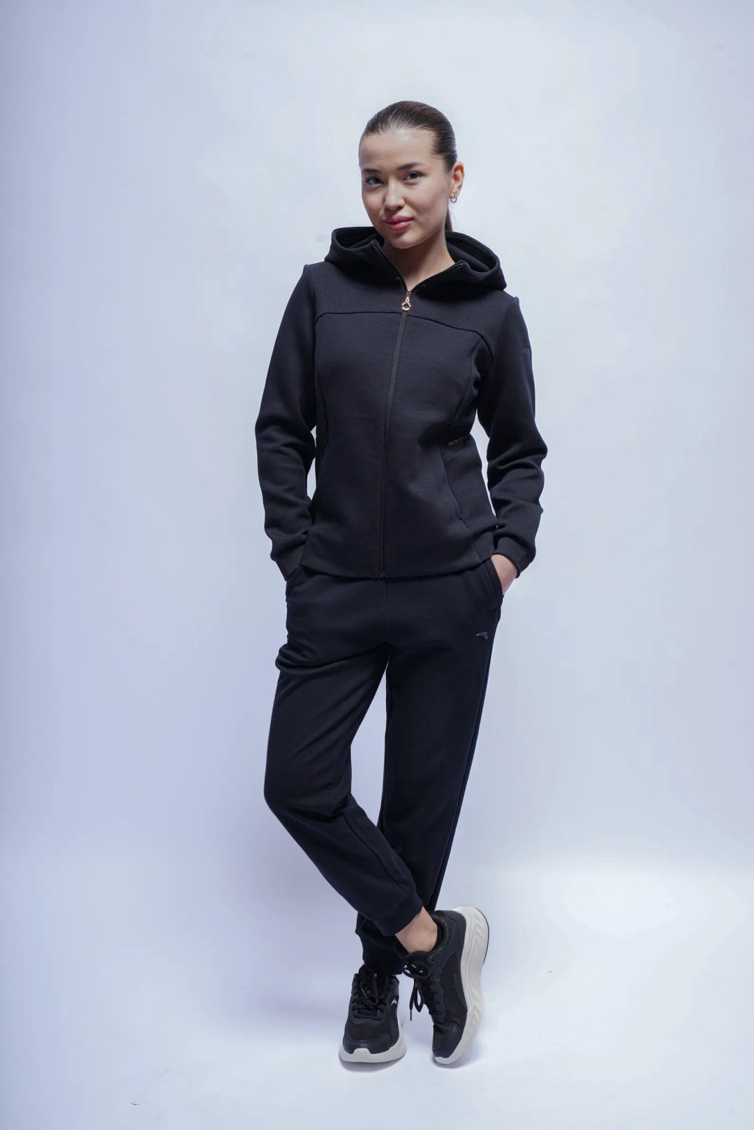 Спортивные брюки Anta 862537322S-2 черные XS 42-44 купить,25190