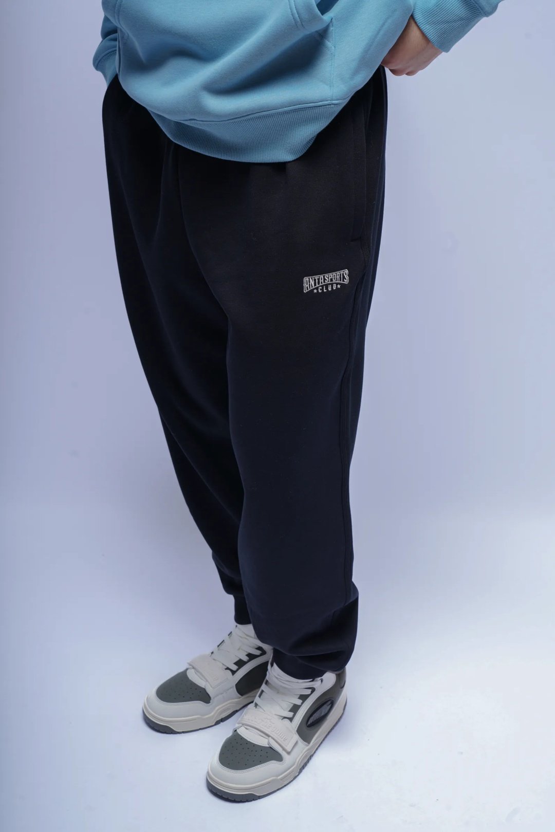 Спортивные брюки Anta 852548305-1 черные XXL 54-56