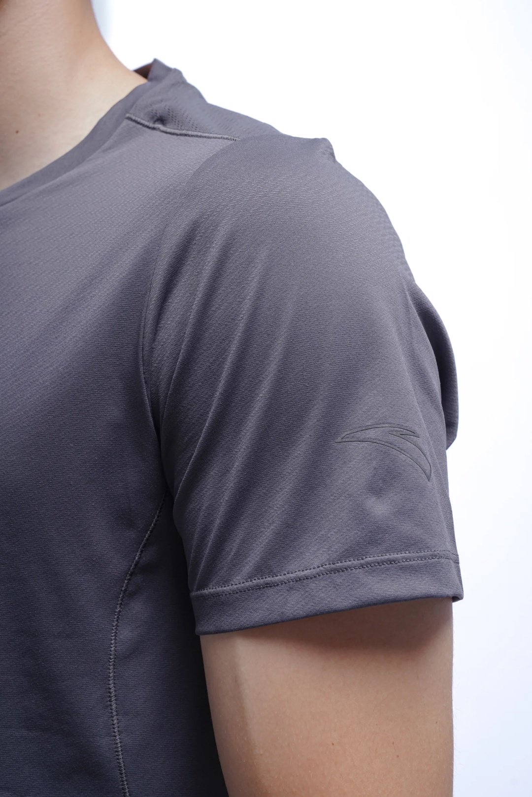 Футболка Anta 852535105-5 серые XXL 54-56 купить,NaN