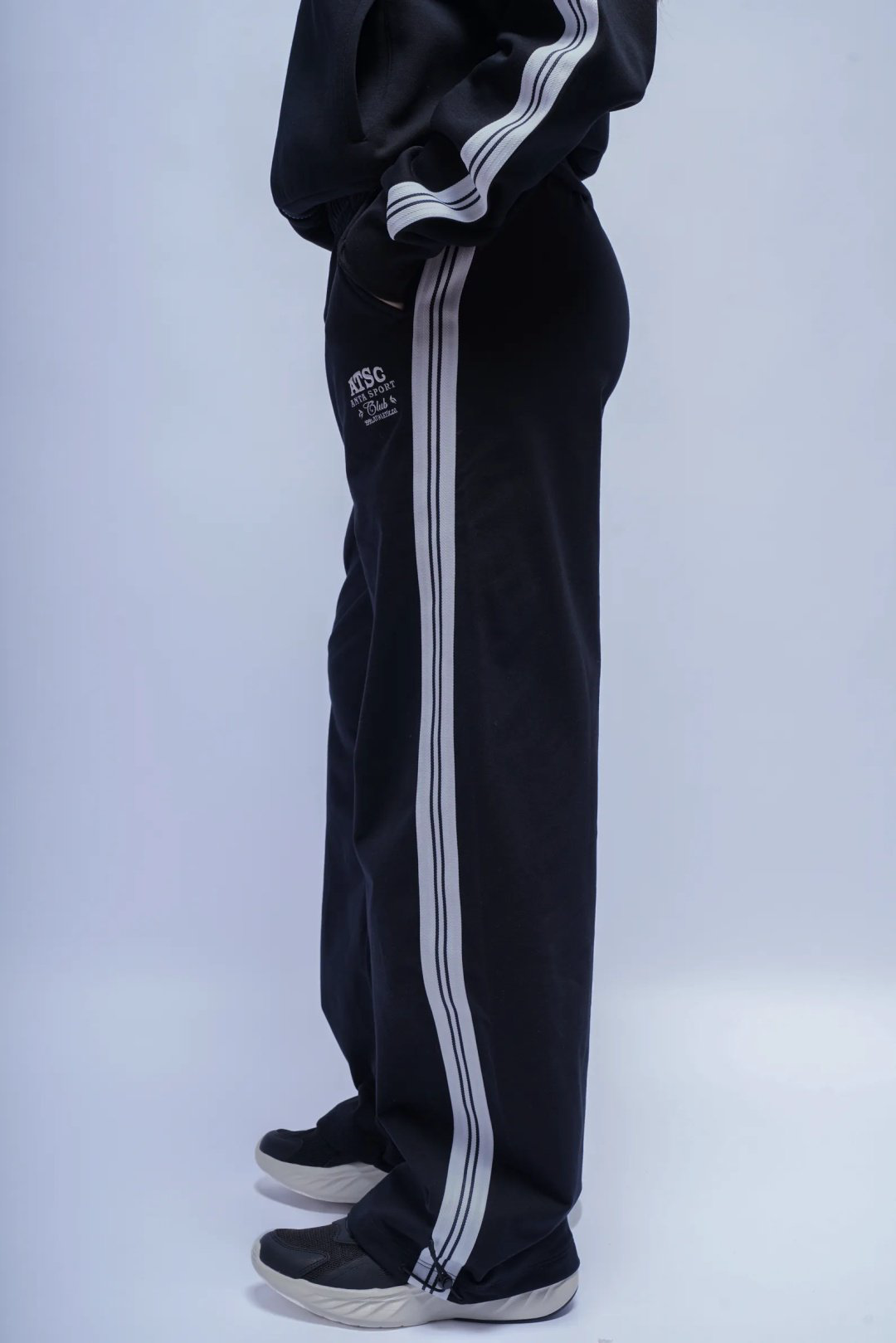 Спортивные брюки Anta 862538302-1 черные S 44-46 купить,25190