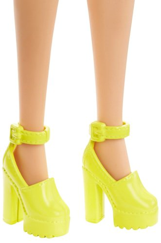 Кукла-модель Barbie Fashionistas. Барби в радужном платье (с брекетами) HPF730, 29 см купить,NaN