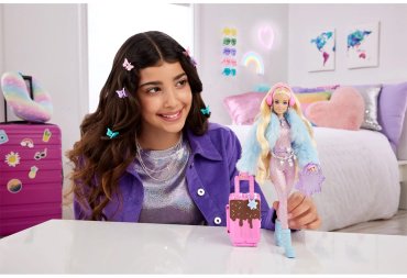 Кукла-модель Barbie Extra. Кукла в зимнем образе HPB160, 29 см